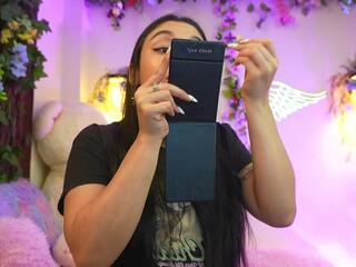 Isa Nixon webcam model stream image