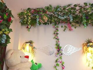 Isa Nixon webcam model stream image