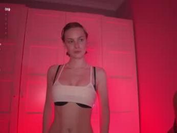 daisy_mint webcam model stream image