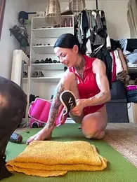 SkinnyLilly webcam model stream image