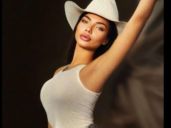 CaitlynEva webcam model stream image