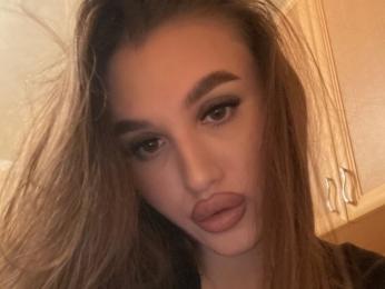 KyraVictorine webcam model stream image