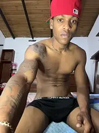 carlitos_MR webcam stripchat model stream image