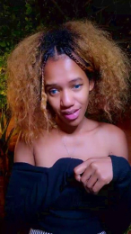 MoanaFrenchy webcam model stream image