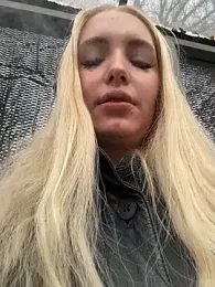 Milkyy_wway webcam model stream image