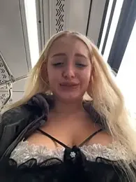 Milkyy_wway webcam model stream image