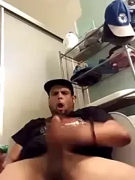 MrDickUdown24_7 webcam model stream image