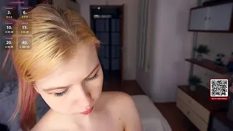 LynetHakes webcam model stream image