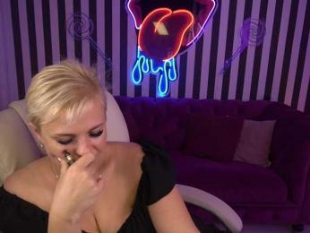 CrystalVibe webcam model stream image