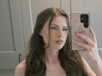PearlClaire webcam model stream image