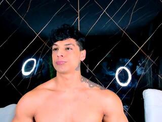 Owen Wolfe webcam flirt4free model stream image