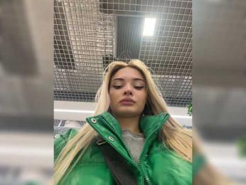 obsessed_with_me webcam model stream image