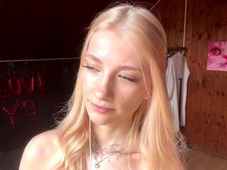 Kendra Bann webcam model stream image