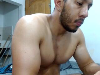 Holl Latin webcam model stream image