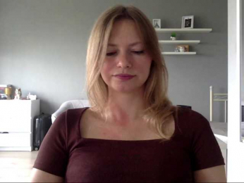 kissMillie webcam model stream image