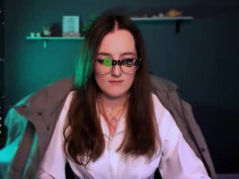 luna_berryy webcam model stream image