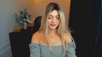 LeslieMineg webcam cam4 model stream image