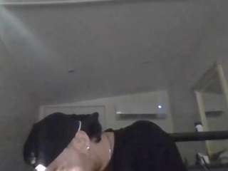 tallhungcloudyy webcam model stream image