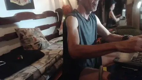 laye19 webcam model stream image