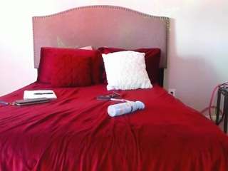 yiaunaniree webcam model stream image