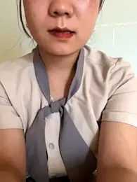 qinejr37 webcam stripchat model stream image