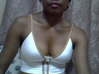 JustHotLove webcam bongacams model stream image