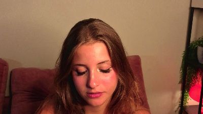 EllamaeWerley webcam model stream image