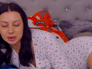 Mae Anna webcam model stream image