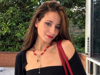 KateLux webcam model stream image