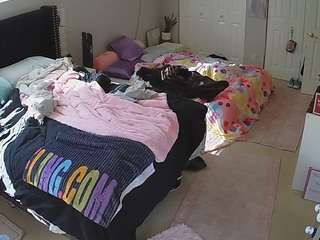voyeurcam-house-charleys-room webcam model stream image