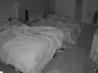 voyeurcam-house-charleys-room webcam model stream image