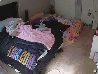 voyeurcam-house-charleys-room webcam model stream image