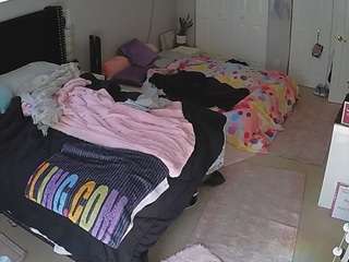 voyeurcam-house-charleys-room webcam model stream image