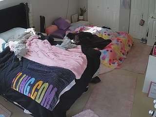 voyeurcam-house-charleys-room webcam model stream image