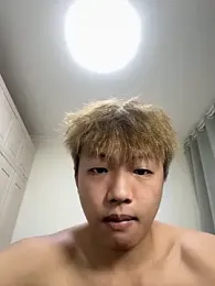 Chocolates-001 webcam stripchat model stream image