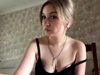 CloudyFoxy webcam model stream image