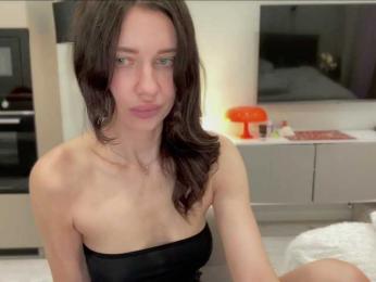 KiraLeo webcam bongacams model stream image