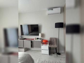 KiraLeo webcam bongacams model stream image