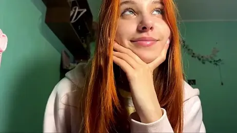 LolaBun webcam model stream image