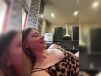 18YoungPussy18 webcam model stream image