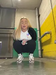 Strongqueen webcam model stream image