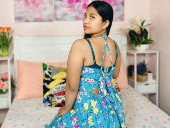 SophiaCharms webcam model stream image