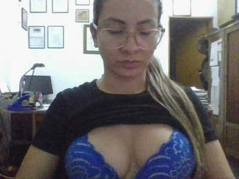 valenseleni96 webcam model stream image