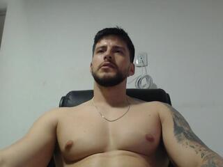 Tiam Stark webcam model stream image