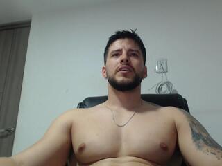 Tiam Stark webcam model stream image