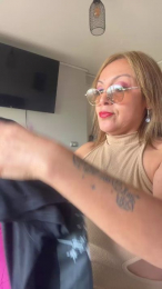 charlotte_milf3 webcam model stream image