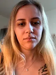 lunawolf21 webcam model stream image