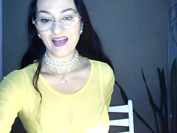 Antralyn webcam model stream image