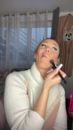 Alyshamia webcam model stream image