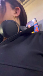 valenhill_ webcam model stream image